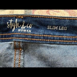 18WP Style & Co woman slim leg Jeans